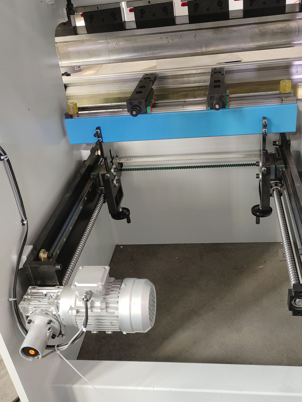 Machine de pliage hydraulique  - Power Tools Hydraulic avis et prix
